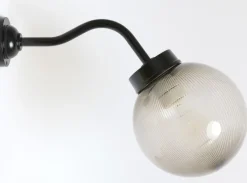 Acrylglas-Kugelleuchte mit Aluminium-Wandarm 38-45/200
