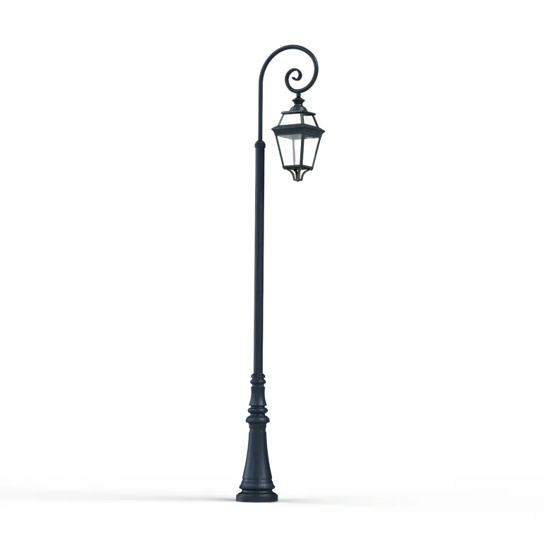 Altstadtlaterne mit Bischofstab Place des Vosges 3