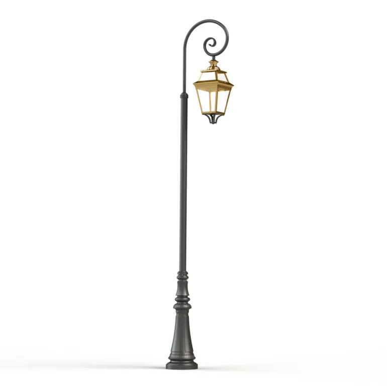 Altstadtlaterne mit Bischofstab Place des Vosges 3