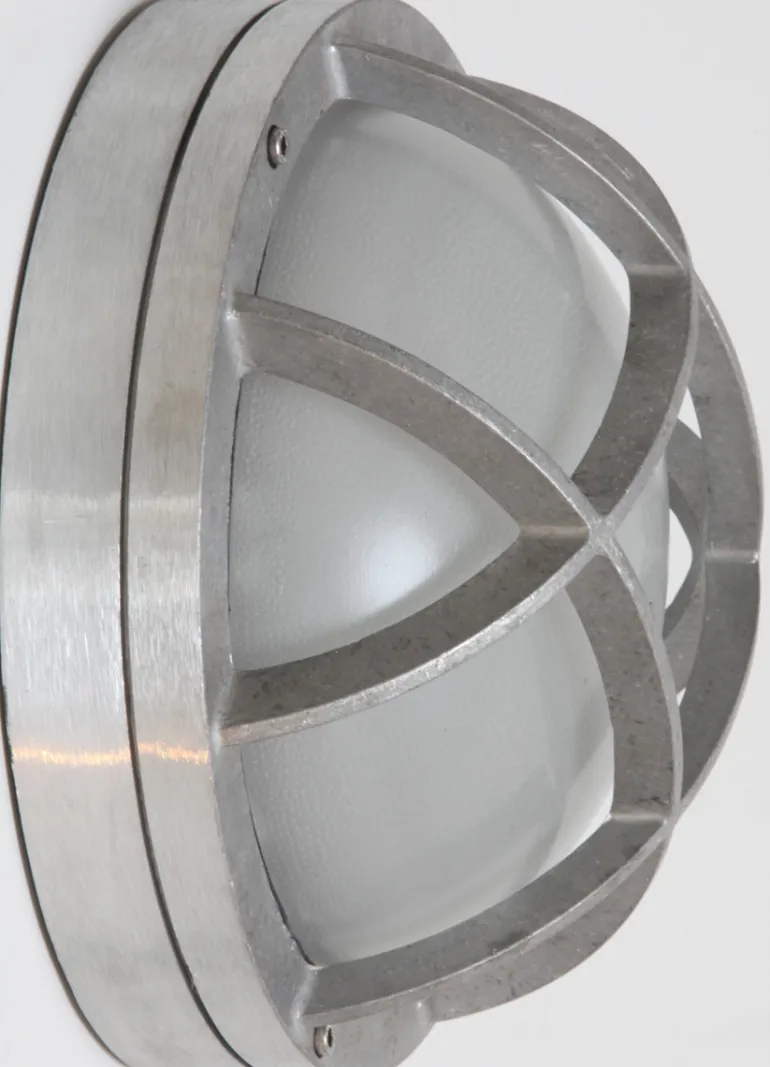 Aluminium-Außenleuchte: Schiffswandleuchte mit Glasgitter 8138