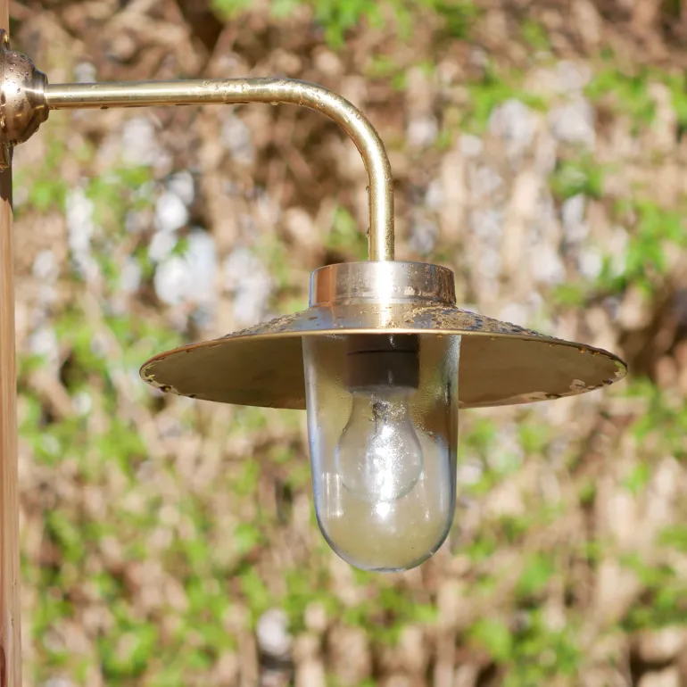 Außenlampe aus Messing mit Schirm 38-90 BR