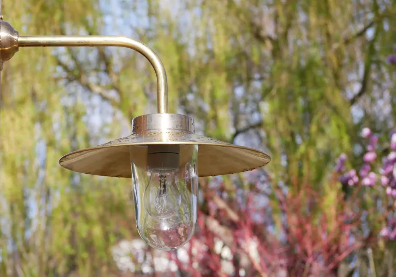 Außenlampe aus Messing mit Schirm 38-90 BR