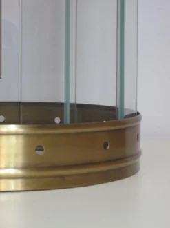 Außenwandleuchte mit facettierten Klarglasstreifen