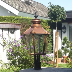 Edle Berliner Gartenleuchte A58 Kupfer mit Sockel SO 85