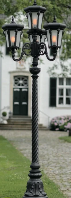 Edle historische Standleuchte aus Schmiedeeisen AL 6869