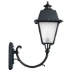 Elegante Wandlaterne am Bogenarm