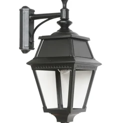 Elegante Wandlaterne Avenue 2 aus Messing oder Aluminium