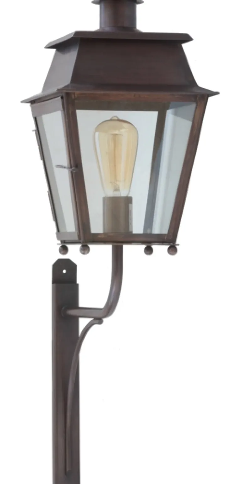 Elegante Wandlaterne Bordeaux mit Messingarm