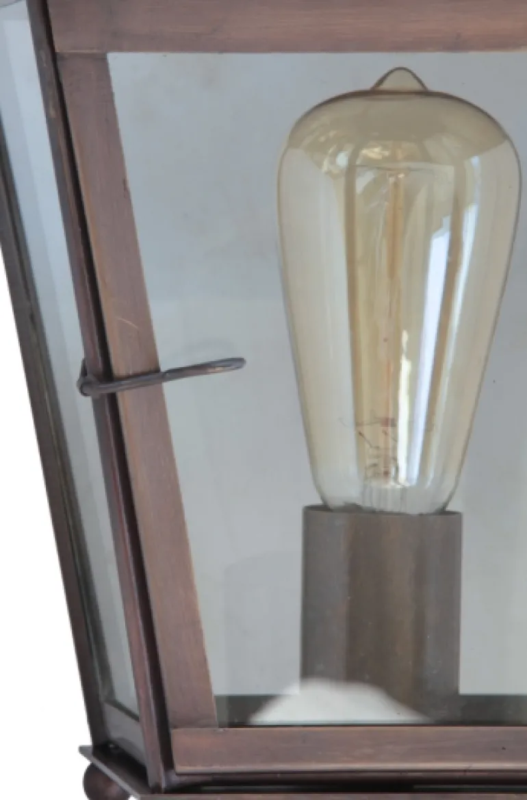 Elegante Wandlaterne Bordeaux mit Messingarm