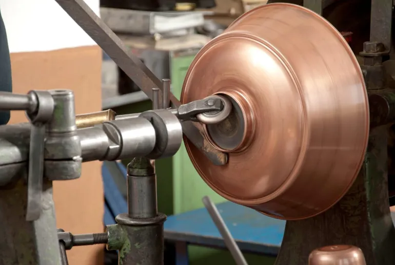 Fabrikstil-Wandleuchte Berlin W1600 Kupfer Patina mit Glas
