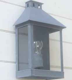 Französische Außen-Wandleuchte Luxembourg 2135 aus Messing