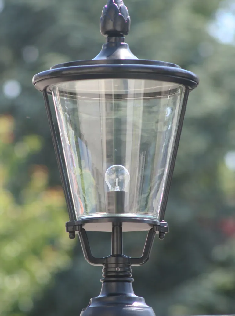 Gartenleuchte mit Glasmantellaterne Elba 43