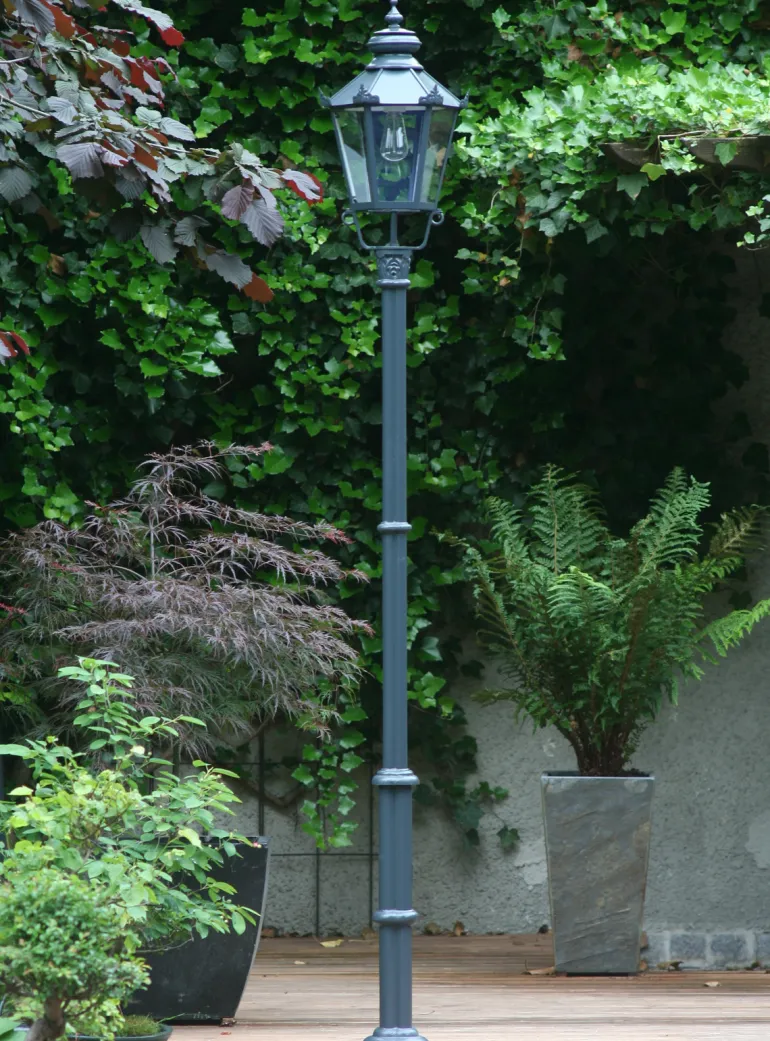 Grauguss-Mastleuchte mit Schinkelleuchte A 58 MZ 180 S