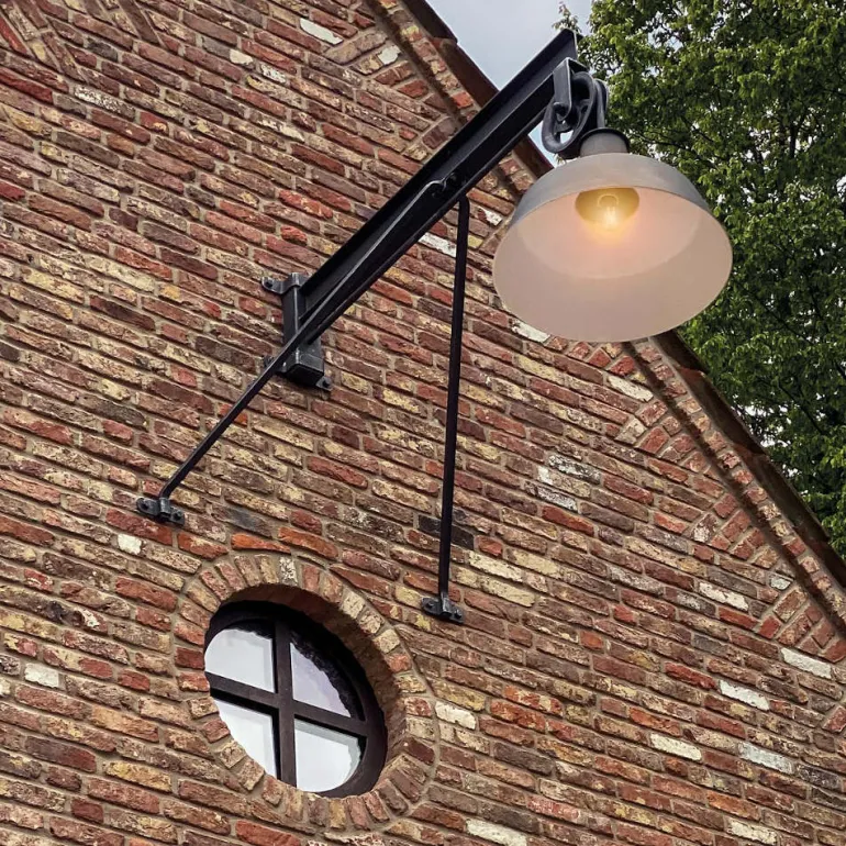 Große Fabrikstil-Außenlampe mit Umlenkrolle WL 3592