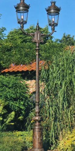 Große historische zweiflammige Standleuchte AL 6719