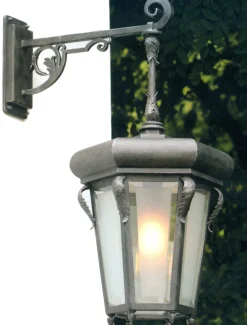 Große schmiedeeiserne Wandleuchte WL 3607