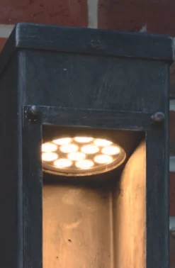Handgeschmiedete LED-Wandleuchte WL 3586