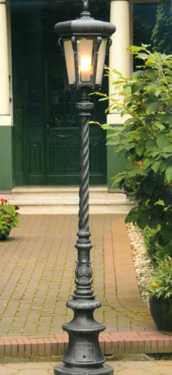 Historische Standleuchte aus Schmiedeeisen AL 6783.6784