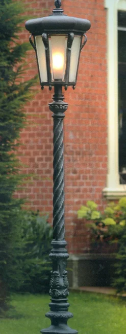 Historische Standleuchte aus Schmiedeeisen AL 6783.6784