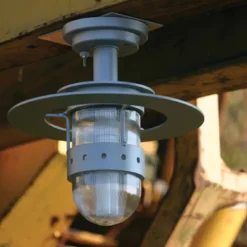 Imposante Außenlampe: Deckenleuchte Kent