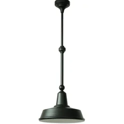 Industriestil-Deckenlampe für außen mit Rohrpendel