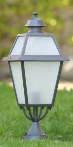 Klassik-Außenlampe aus Aluminiumguss