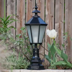Klassische Gartenlaterne CYPR 60 mit Guss-Sockel
