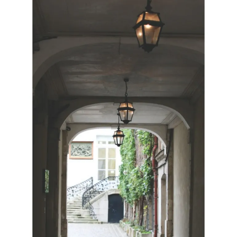 Klassische Hängelaterne Place des Vosges 2