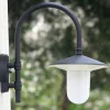 Klassische italienische Hofleuchte mit Zylinderglas