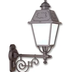 Klassische Wandlaterne mit Jugendstil-Ornamenten