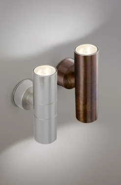 Kleine Strahler-Wandleuchte aus Messing