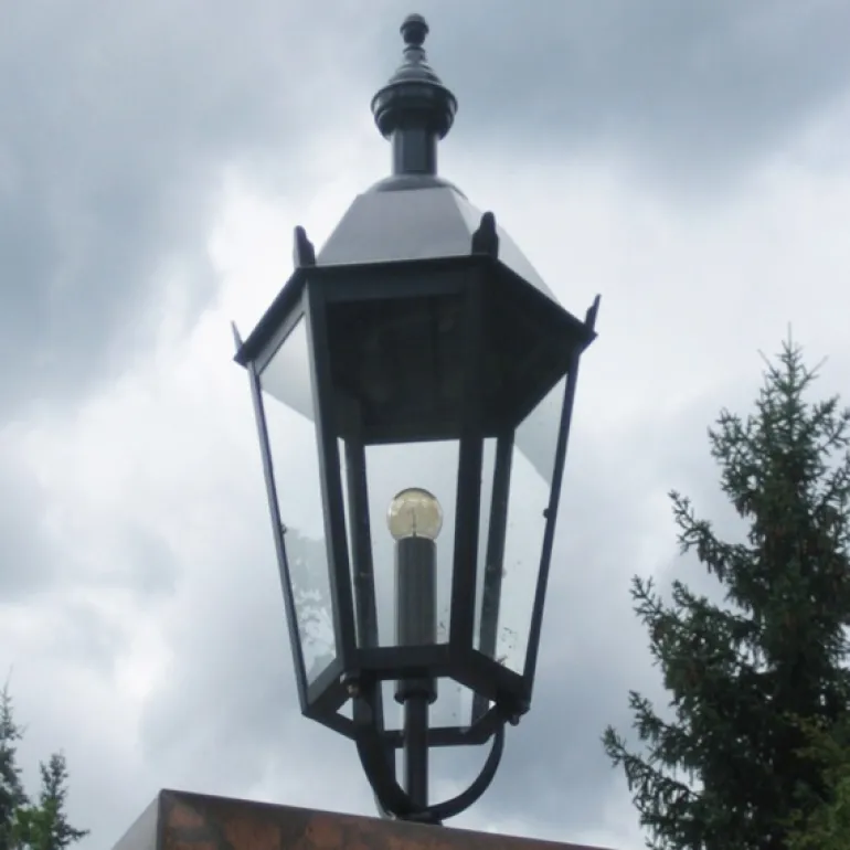 Kupfer-Wandlaterne mit Wandarm Alt-München