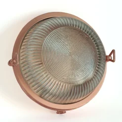 Maritime Außenwandleuchte mit rundem Holophanglas