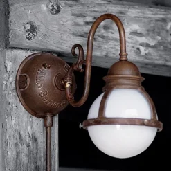 Messing-Wandleuchte mit Glaskugel Cimosa 8520