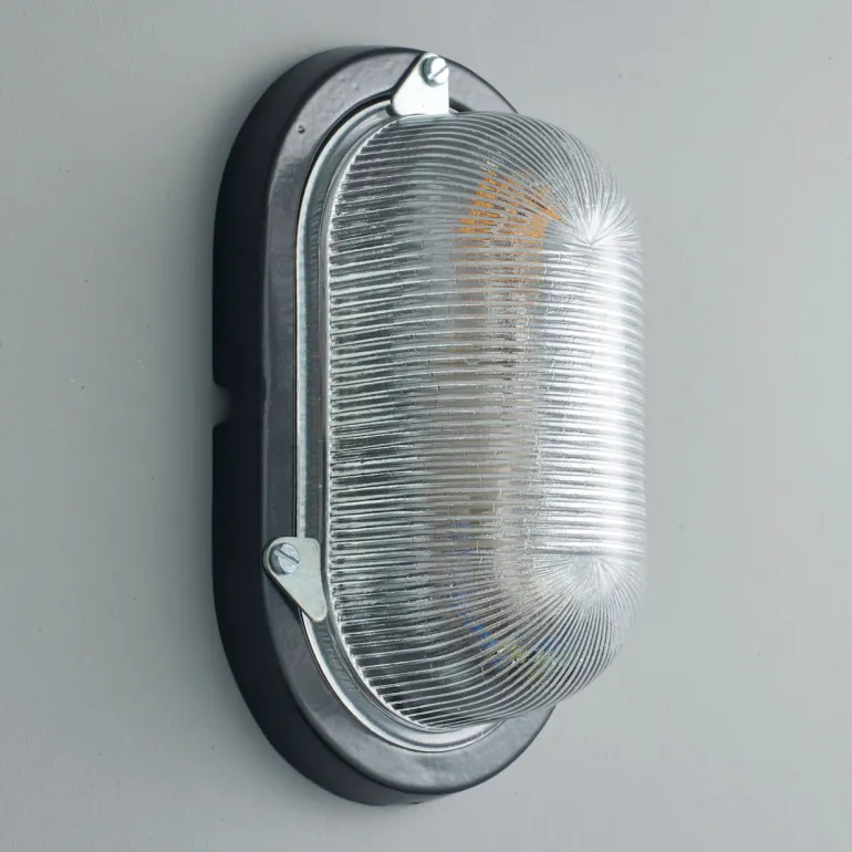 Ovale Kabinenleuchte aus Aluminiumguss 7001