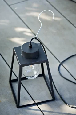 Portable Hängeleuchte Lampiok mit IP 65