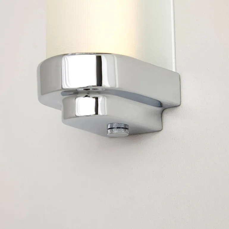 Schmale LED-Wandleuchte in drei Größen