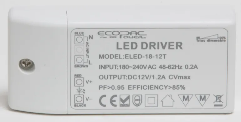 Schmale LED-Wandleuchte in drei Größen