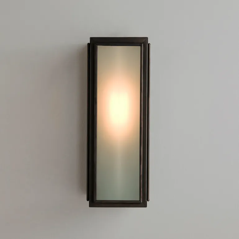 Schmales Kasten-Wandlicht aus Messing Box 7649