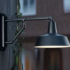 Schmiedeeisen-Stalllampe mit Rohr-Wandarm WL 3638