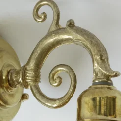 Schmucke Außenwandlampe N° 307 aus Messing