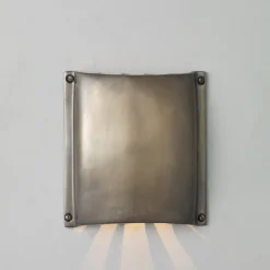 Sehr flache Yachtleuchte aus Alu- oder Bronzeguss 2464