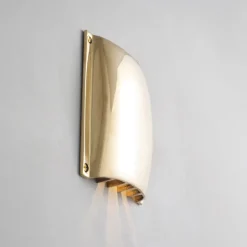 Sehr flache Yachtleuchte aus Alu- oder Bronzeguss 2464