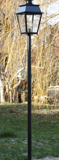 Standleuchte aus Messing Bordeaux GM mit Mast Pilier