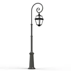 Standleuchte mit Bischofsstab Place des Vosges 2