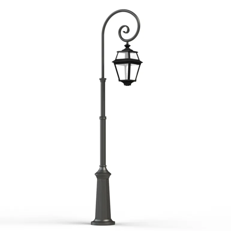 Standleuchte mit Bischofsstab Place des Vosges 2