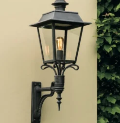 Vierseitige Wandleuchte aus Schmiedeeisen WL 3668