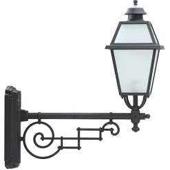 Wandlaterne mit langem Ausleger
