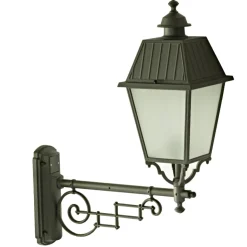 Wandlaterne mit langem Ausleger