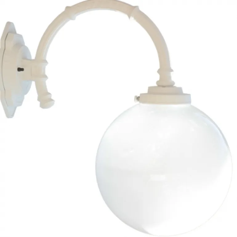 Wandleuchte für außen mit Glaskugel